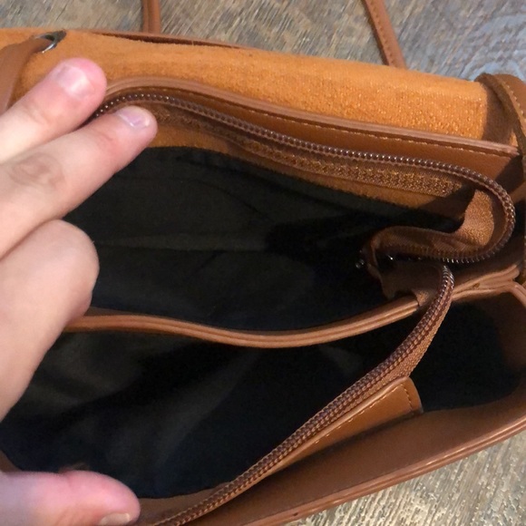 Claudia Canova Tan Flip Over Cross Body Bag - Picture 5 of 10